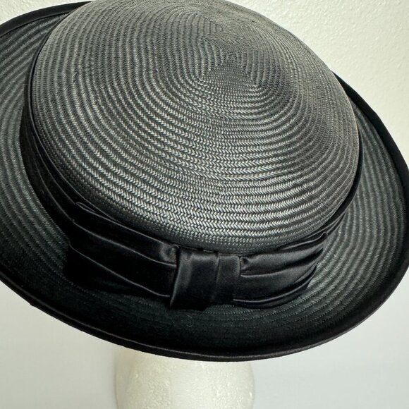 Vintage 50-60s Jan Leslie Elegant Small Hat Black Straw Satin Bow Size 22 1/2\